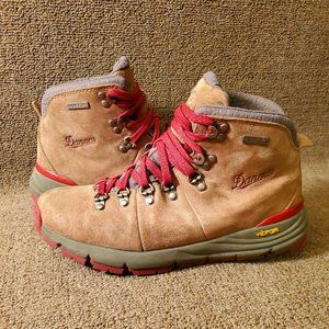 Danner Mountain 600 Saddle Tan Hiking Boots | 62245 | Women's Size 9 M | Vibram